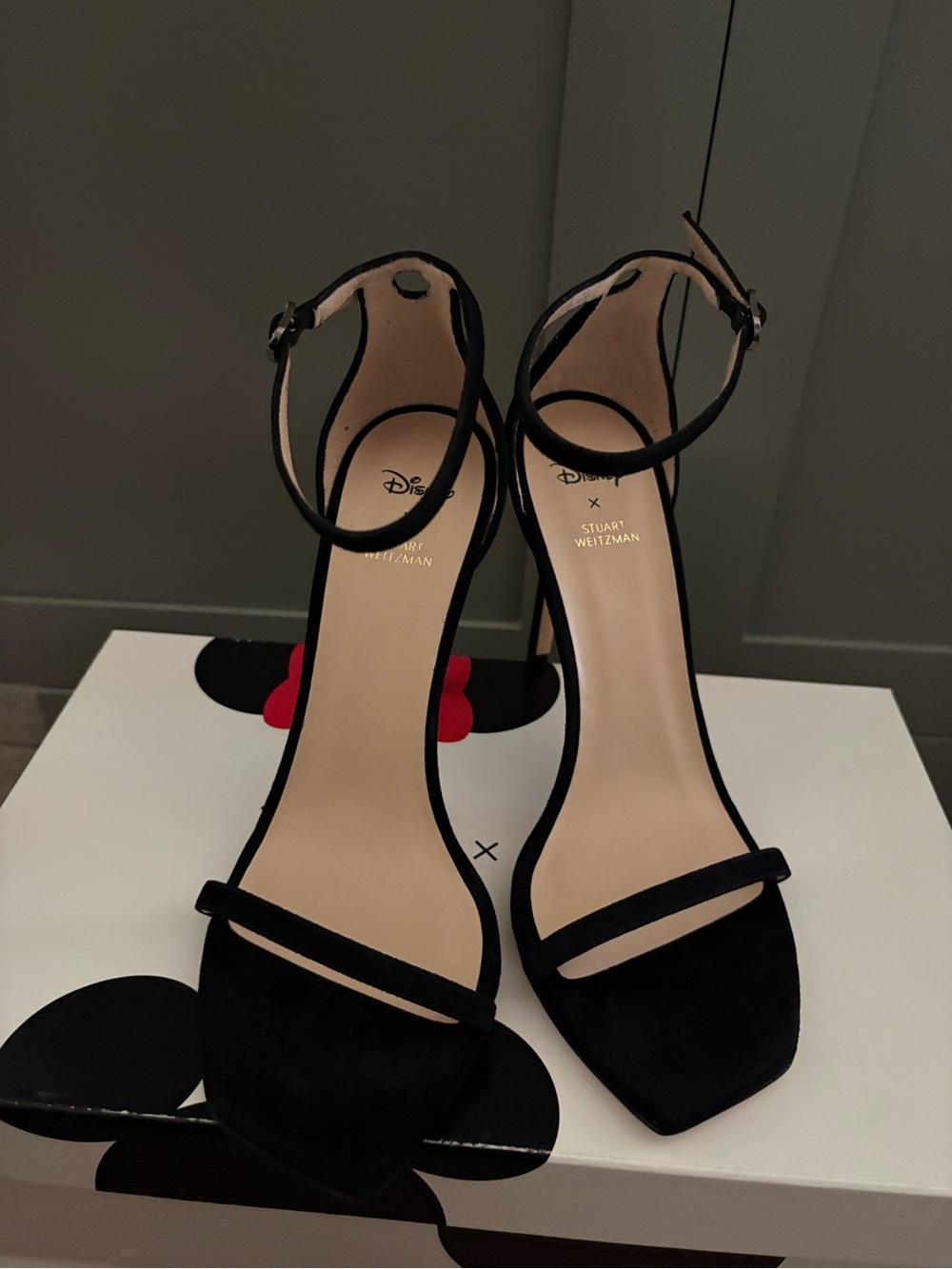 New in Box Disney x Stuart Weitzman Minnie and Mickey Heels Size 8 - Picture 2 of 15